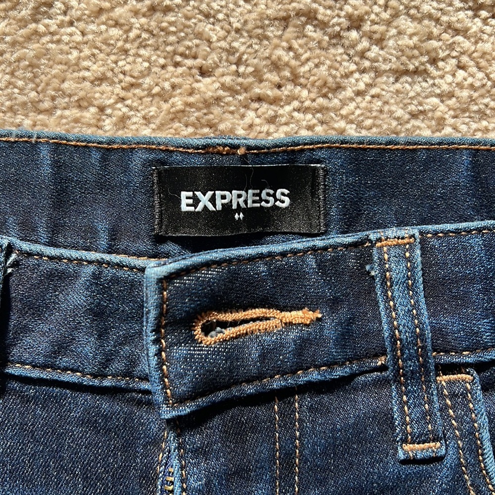 Express Women’s Denim Shorts - Picture 3 of 4